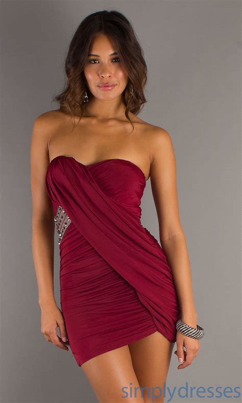 Women's Strapless Dresses 